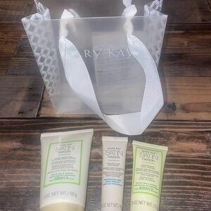 New Travel Size Mary Kay Satin Hands Trio with White Ribbon Bag